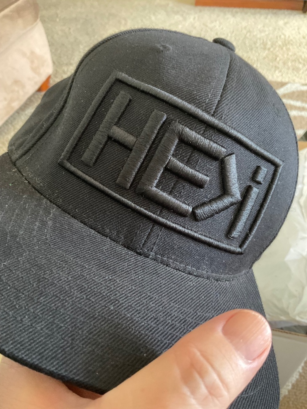 HE>I Black Hat/Cap